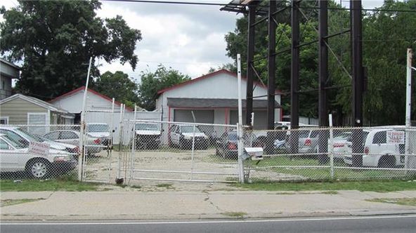 3825 Airline Drive, Metairie, LA 70001